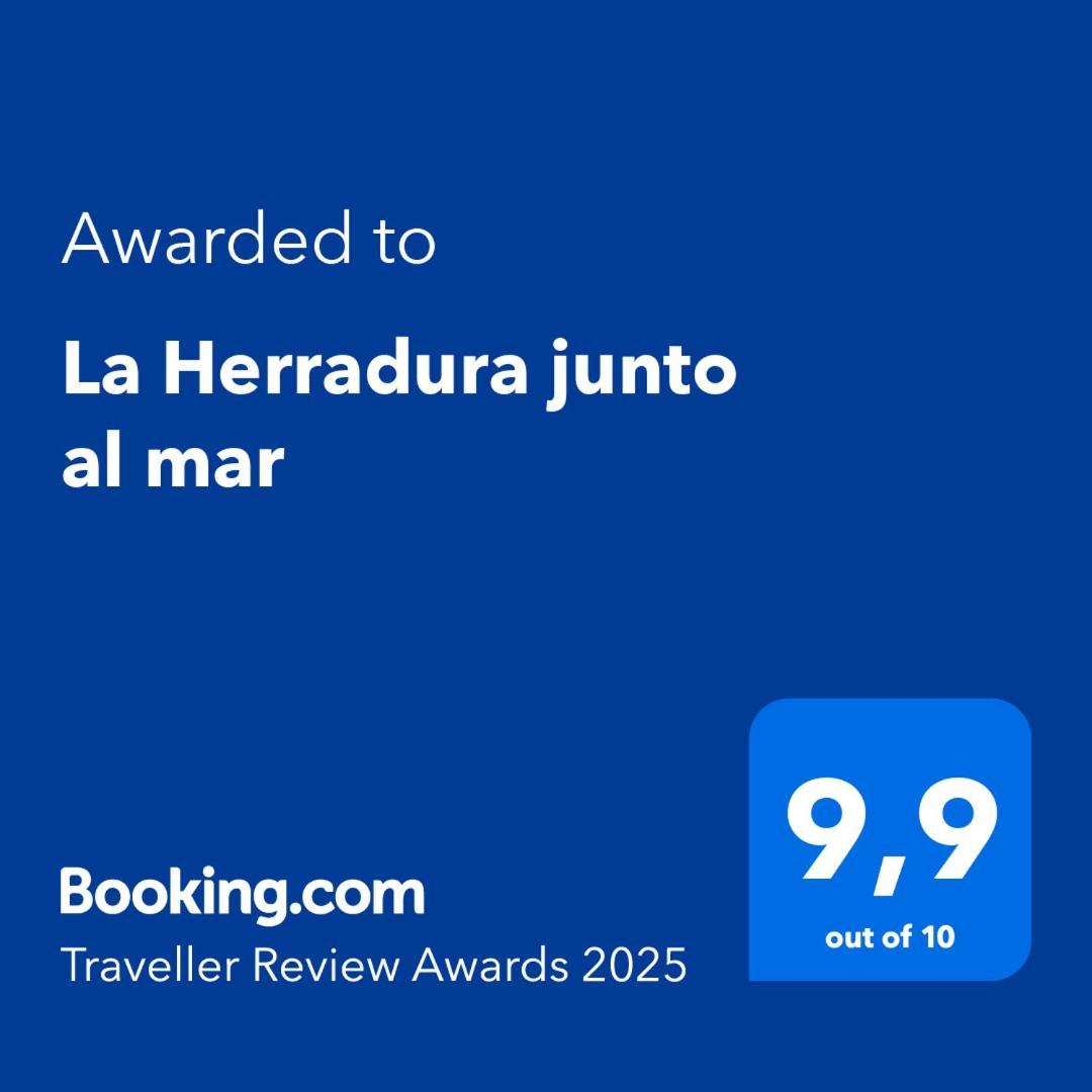 Junto Al Mar La Herradura (Granada)